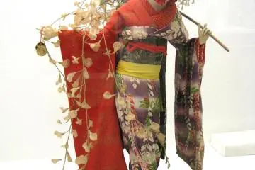 A graceful 'maiko' doll