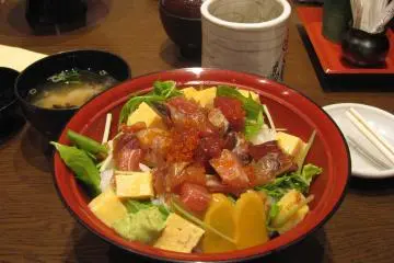 Chirashi, seafood over rice