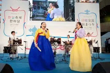 Korean singers belting out a beauty