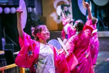 Dynamic Japanese dance!