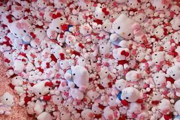 Hello Kitty photo wall in gallery (Photo: Nacasa & Partners inc.)