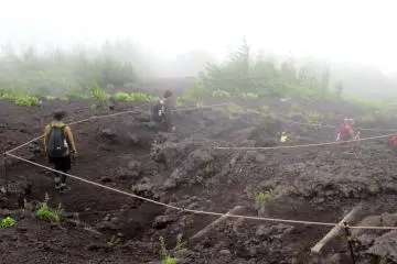 The beginning of Fujinomiya Trail is rather flat...