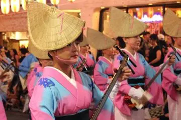 Some of the musicians were concentrating