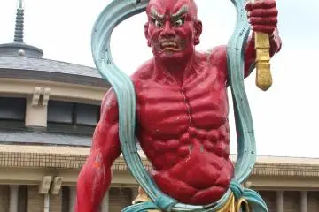 The guardian of Enoshima Daishi