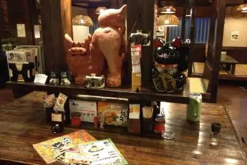 <p>Uniquely Ryukyuan decor creates a wonderful environment for enjoying Okinawan soba</p>