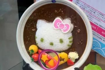 Cute Hello Kitty curry rice for the kids (and the odd adult or two...)