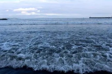 Waves on the Enoshima beach