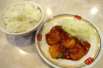 Shrimps in sauce 