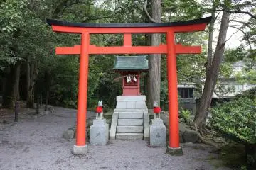 A small inari shrine
