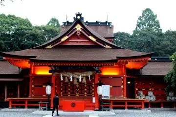 Evening illumination of the shrine