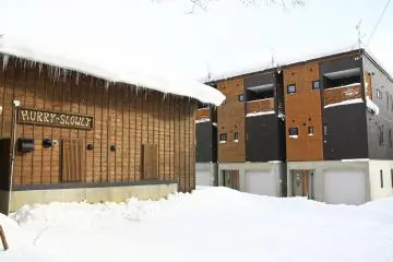 Restaurant Yo is located inside Hurry Slowly Pension. Enter via the small door around the right hand side of the pension