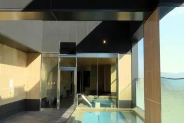 Bain en plein air de l'hôtel Candeo Kashihara.