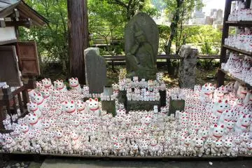 Finally the Maneki Neko corner!