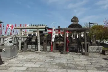The shrine complex certainly feels large enough.