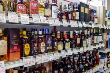 <p>Beberapa produk whisky lokal yang ada di M Pocket, beberapa diantaranya memenangkan penghargaan wiskhy terbaik dunia.
&nbsp;</p>