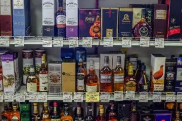 <p>Berbagai merek whisky internasional yang mengesankan, beberapa diantaranya adalah merek terkemuka yang dijual di M Pocket
&nbsp;</p>