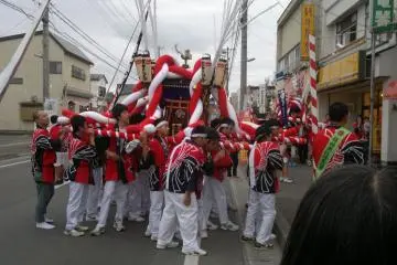 A junior high school mikoshi