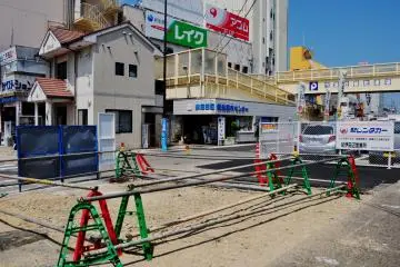 พื้นที่ด้านนอกสถานีที่กำลังก่อสร้างอยู่
