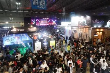 Look at those crowds!