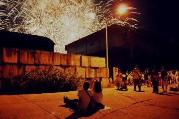Couples, groups of friends and families gather here to watch the fireworks together.