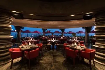 CÉ LA VI RESTAURANT & SKY BAR (Photo: CÉ LA VI TOKYO)