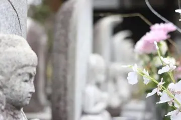 Statues at Bairin-ji in Kurume