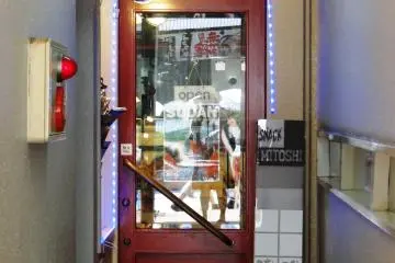 The entrance to Kebabooz, down a narrow entranceway in the Daimyo neighborhood