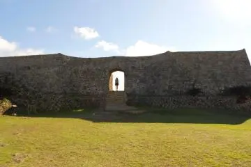 Nakagusuku Castle Ruins is a UNESCO World Heritage Site (Photo: <a href="https://en.japantravel.com/okinawa/nakagusku-jo/4124" target="_blank" rel="noreferrer noopener nofollow">Selena Hoy</a> / JT)