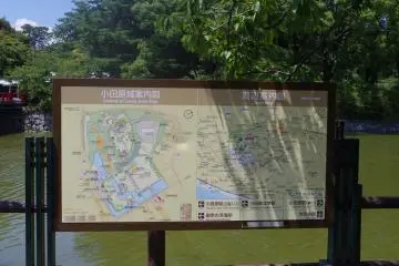 Clear map showing the structure of the whole castle area.