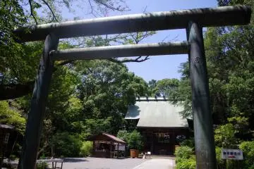 Worshipping for fortune and blessings, a shrine is an essential part of the design of a castle town.
