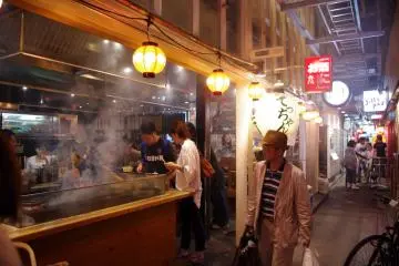 Harmonica Alley (Photo: <a href="https://www.flickr.com/photos/44996444@N03/7176784967" target="_blank" rel="noreferrer noopener nofollow">ogiwaratakao</a> / <a href="https://creativecommons.org/licenses/by/2.0/" target="_blank" rel="noreferrer noopener nofollow">CC BY 2.0</a>)