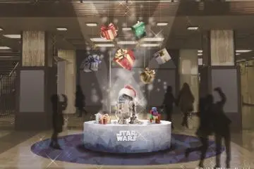 R2-D2 Santa is quite possibly the cutest Santa (Photo: <a href="https://prtimes.jp/main/html/rd/p/000000038.000043503.html" target="_blank" rel="noreferrer noopener nofollow">Marunouchi PR</a>)