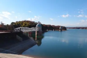 Laka Tama, Higashiyamato City (Photo: <a href="https://www.flickr.com/photos/o_0/11339986033/in/photolist-ih5oLz-ih4Gtc-ih5rja-ih52Ra-7ZNc3S-ih51du-L8TNy-crnobQ-n2a1PX-71HsWY-6KcXf9-7p41eg-8BjDfs-6Kd4ef-6KcVwm-n2a1WF-7ZKBfK-7p7Nsy-bJ4Rar-6ZXeWM-EYRHY9-7ZNujN-34oh8d-7ZNwqj-H5fu5Z-234NyTC-2aafxmG-uW2wU-21LRRGp-dh8MQj-8NJLG5-HbgHtt-234Nxxw-H5fn3H-EYRGdL-dh8Lzk-6K8N3K-234Nyew-21LRTCt-7p3VPr-dh8N2d-dh8NBB-EYRHN9-237xF8T-237xEE8-YvPJ3K-LWwzwf-ih53jz-RcZVLn-5qfCkd" target="_blank" rel="noreferrer noopener nofollow">Guilhem Vellut</a> / <a href="https://creativecommons.org/licenses/by/2.0/" target="_blank" rel="noreferrer noopener nofollow">CC BY 2.0</a>)