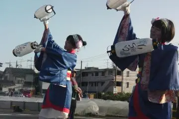 Even the performers have fun