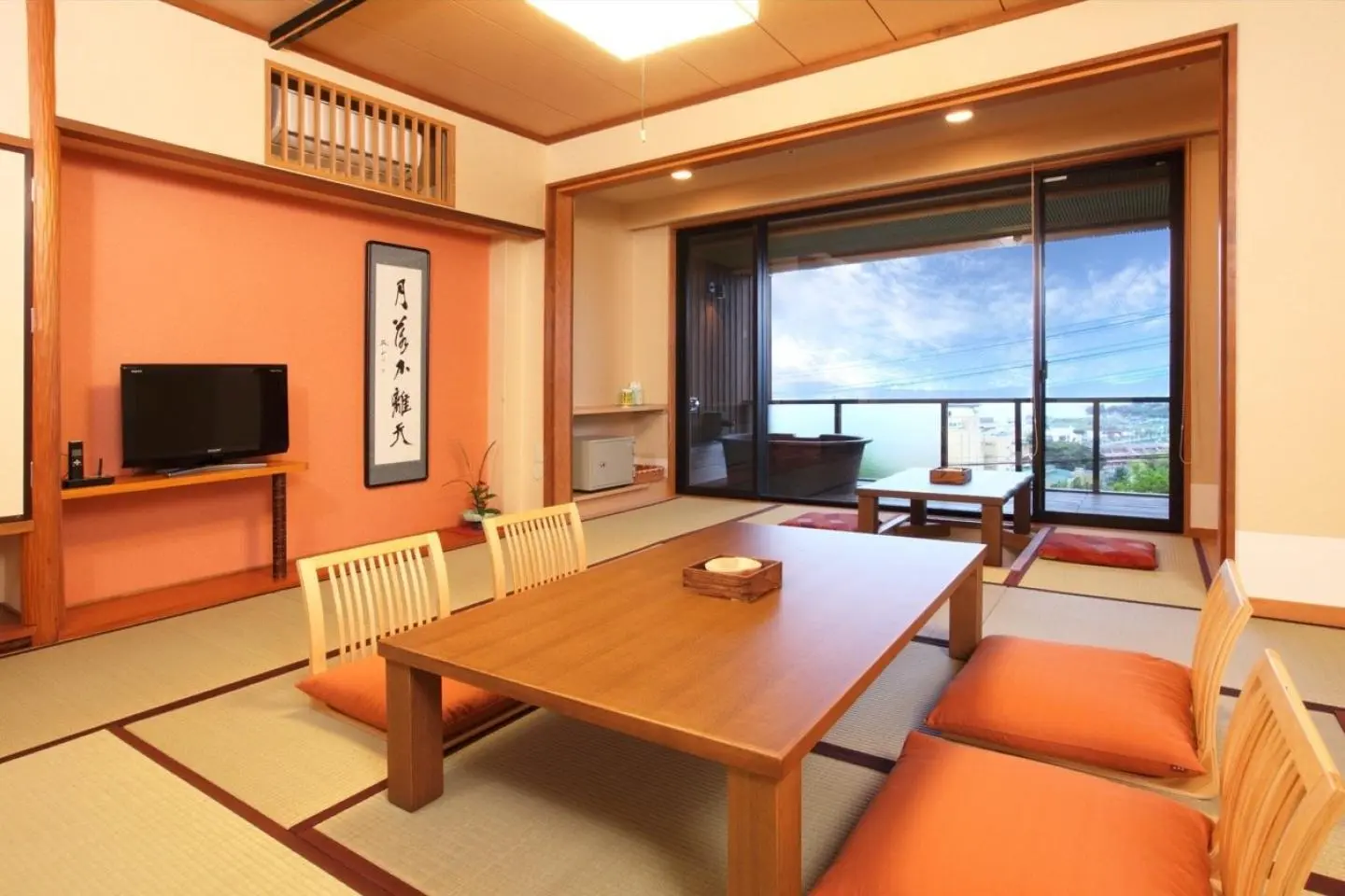 Intérieurs chaleureux du ryokan qui surplombe le lac Biwa (Photo: Yuzanso)