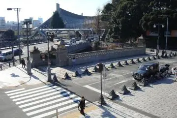 Jingu Bashi as seen from the overpass