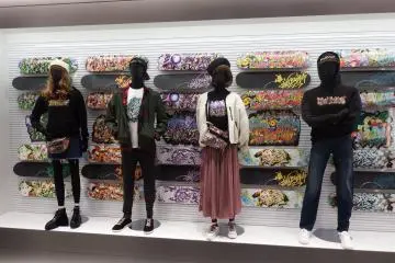 포켓몬 스타일 스트리트웨어 및 스케이트보드