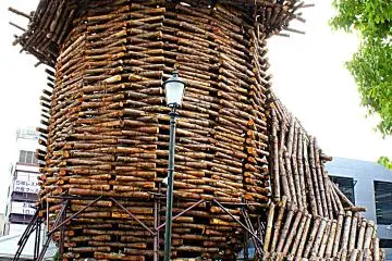 This stood majestic on the grounds of the Kofu Station, entertaining and attracting both tourists and locals alike to take photos.