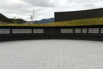The memorial wall