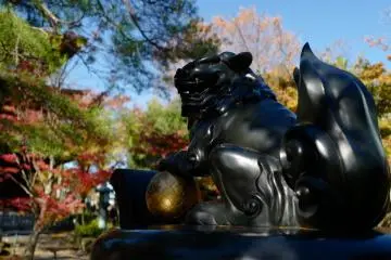 The sculptures at Gotokuji are exquisite