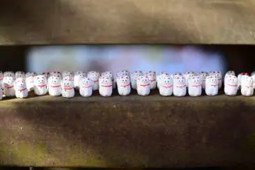 The Maneki Neko come in all sizes