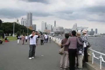 The Yokohama embankment is popular for spending time off