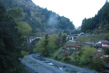 Okutama Town, Tokyo (Photo: <a href="https://commons.wikimedia.org/wiki/File:Okutama_,_Tokyo_-_panoramio.jpg" target="_blank" rel="noreferrer noopener nofollow">Kaz Ish</a> / <a href="https://creativecommons.org/licenses/by-sa/3.0/deed.en" target="_blank" rel="noreferrer noopener nofollow">CC BY-SA 3.0</a>)