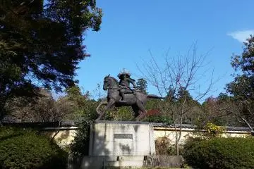 Statue of Kusunoki Masashige