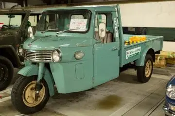A Daihatsu three wheeled vehicle