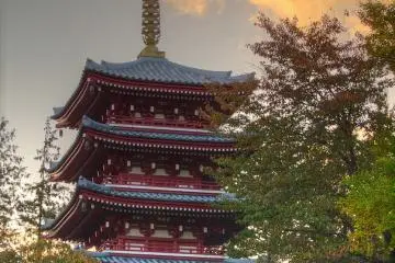 The pagoda in autumn (Photo: <a href="https://www.flickr.com/photos/pefectfutures/16768747417/in/photolist-rxNdoM-5F6QpA-5EG1ME-5ETt2d-5EMudx-4X2Yb8-5Er4w5-iiHwWT-5EH1H5-8XEqSD-8XX44H-4X45wN-5F1hXG-5EQksX-7jVgxT-8XvNU8-igaM3r-8Y3jZS-apTFLZ-5J5VeD-5Eam4n-5F1ieG-5FcwcK-5EPri9-8Yr7zo-8XLyDY-8Yc28h-8XMbeG-8Yb2Ha-5F6QBh-8Yc2wW-a1kgoE-8Yr7eN-5EusYE-5Edt9Z-7jZaRw-5FeYtu-iG4vUv-8Yb2RV-8Y3jWC-8YucSC-iy6bLC-5EpAAw-8Y8YLZ-4WYKwy-8Y16Qo-5EdE37-7jZaUG-5FaESM-8YucJd" target="_blank" rel="noreferrer noopener nofollow">Gideon Davidson</a> / <a href="https://creativecommons.org/licenses/by-nc-nd/2.0/" target="_blank" rel="noreferrer noopener nofollow">CC BY-NC-ND 2.0</a>)