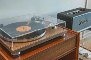 Record player  (Photo: illi Shimokitazawa)