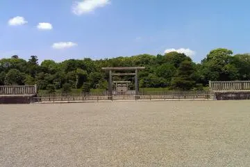 Tomb of Emperor Jimmu