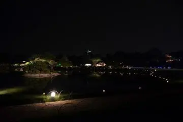 View of the lookout point at night (Photo: <a href="http://korakuenpr.exblog.jp/" target="_blank" rel="noreferrer noopener nofollow">Korakuen staff</a>)