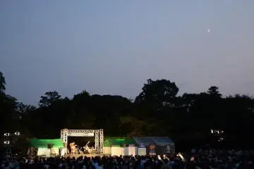Artist "Gille" performs on the evening stage (Photo: <a href="http://korakuenpr.exblog.jp/" target="_blank" rel="noreferrer noopener nofollow">Korakuen staff</a>)